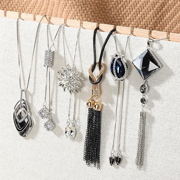 LOT DE 22 COLLIERS -  FANTAISIE  - BIJOUX FANTAISIES