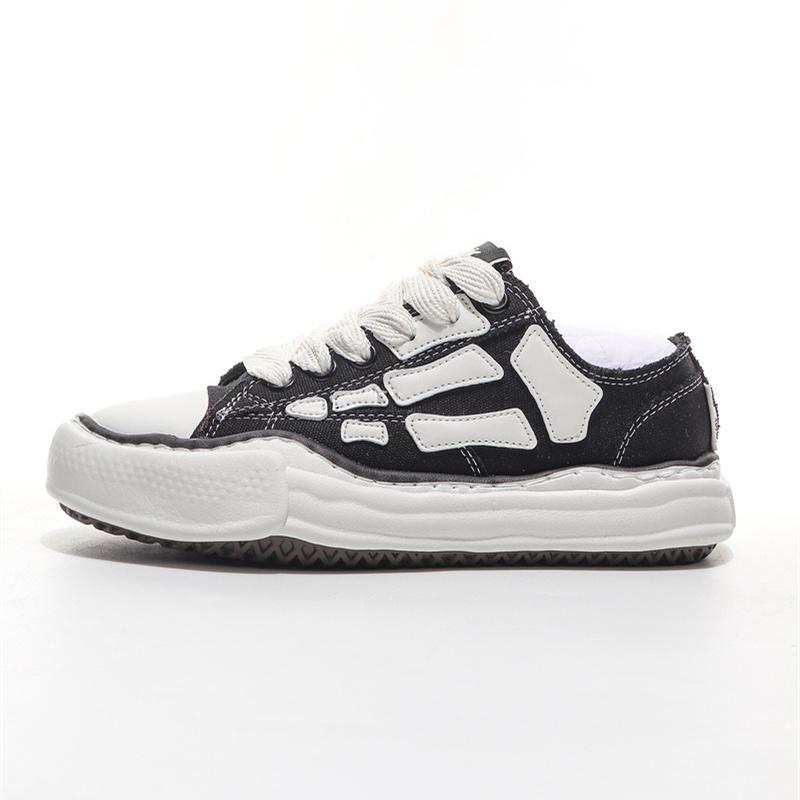 2026 Chaussures de Skate Basses Mode pour Hommes Femmes, Tendance Street Chaussures Couple Antidérapantes Résistantes à l'Usure Baskets Quotidiennes 36 gris foncé - gris foncé - EU
